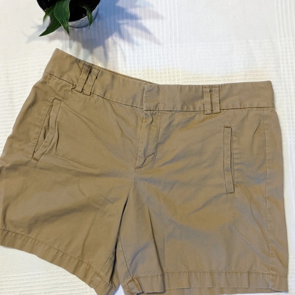 LOFT Pants - Ann Taylor Loft Khaki Shorts in Size 8 LOFT Pants - Ann Taylor Loft Khaki Shorts in Size 8
